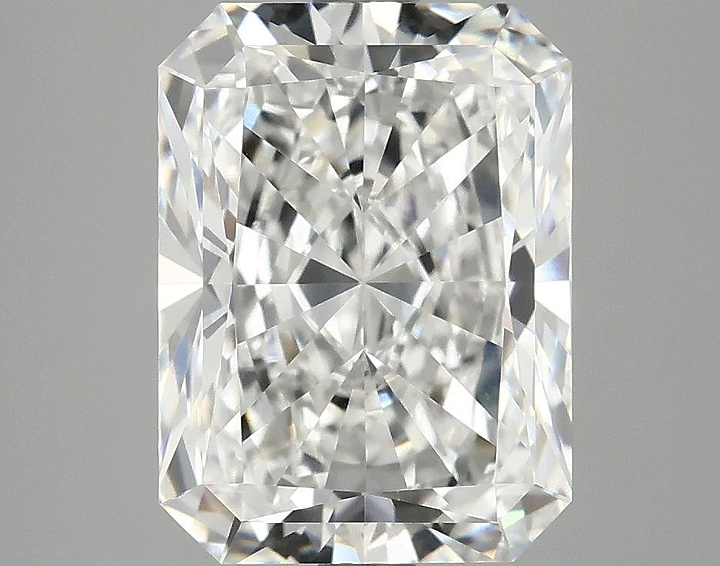4.34 Carat Radiant Shaped Excellent Cut VVS2 IGI Certified Lab Grown Diamond