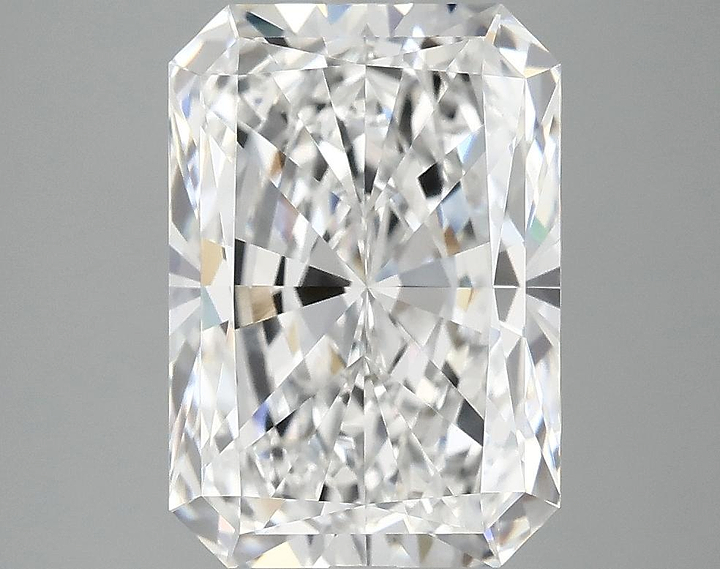 3.91 Carat Radiant Shaped Ideal Cut VVS2 IGI Certified Lab Grown Diamond