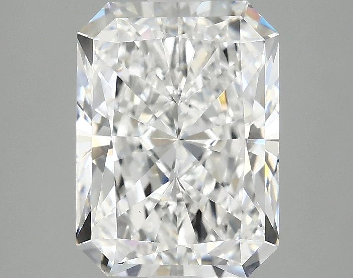 2.9 Carat Radiant Shaped Excellent Cut VVS2 IGI Certified Lab Grown Diamond