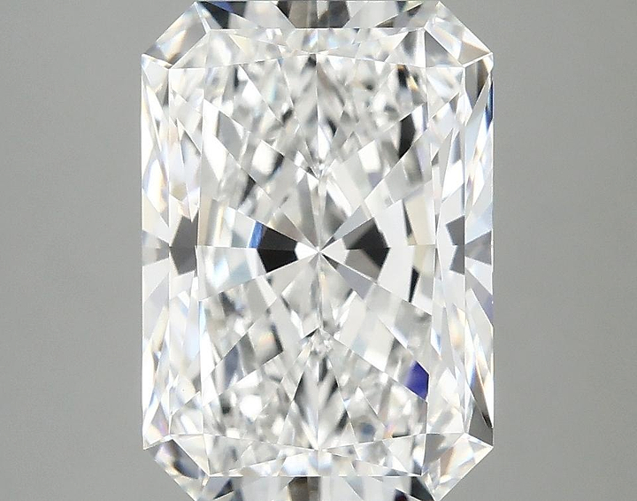 4.15 Carat Radiant Shaped Ideal Cut VVS2 IGI Certified Lab Grown Diamond