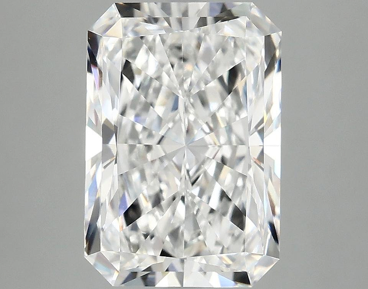 3.95 Carat Radiant Shaped Ideal Cut VVS2 IGI Certified Lab Grown Diamond