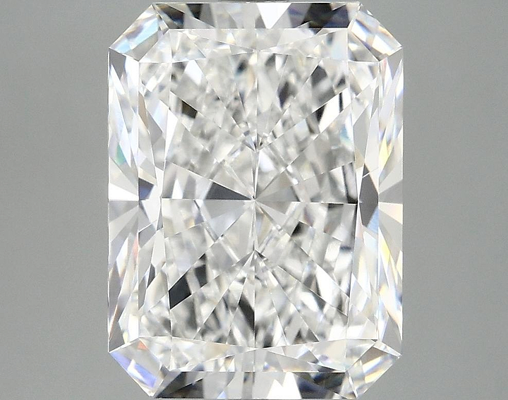 4.99 Carat Radiant Shaped Excellent Cut VVS2 IGI Certified Lab Grown Diamond