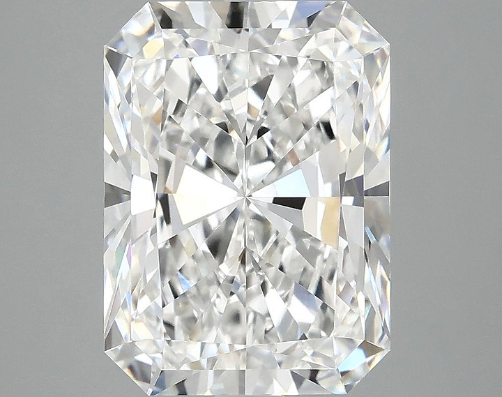 4.2 Carat Radiant Shaped Excellent Cut VVS2 IGI Certified Lab Grown Diamond