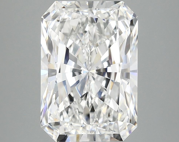 4.11 Carat Radiant Shaped Ideal Cut VS2 IGI Certified Lab Grown Diamond