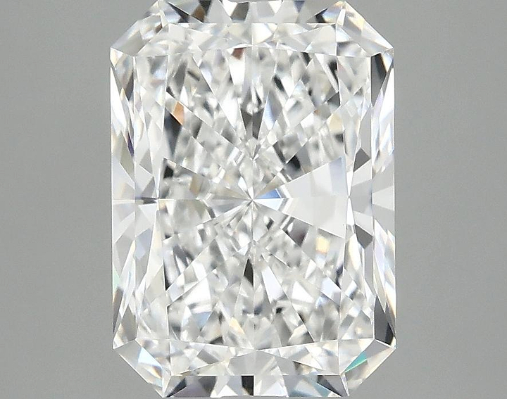 3.07 Carat Radiant Shaped Ideal Cut VVS2 IGI Certified Lab Grown Diamond