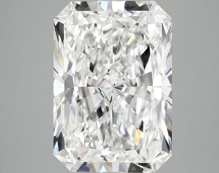 3.83 Carat Radiant Shaped Ideal Cut VVS2 IGI Certified Lab Grown Diamond