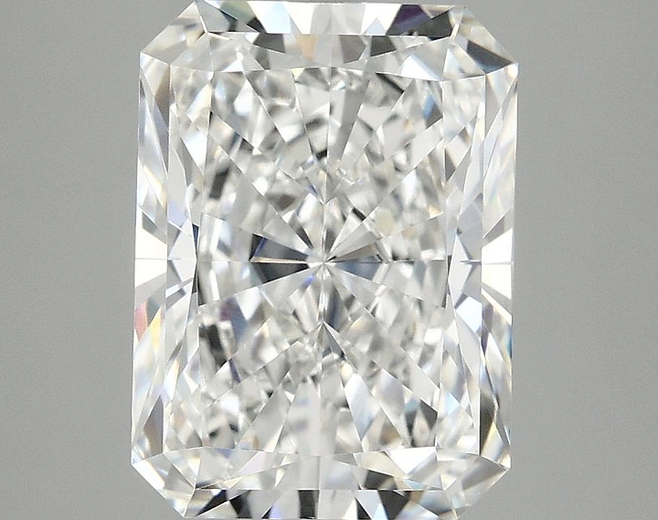 4.1 Carat Radiant Shaped Excellent Cut VVS2 IGI Certified Lab Grown Diamond