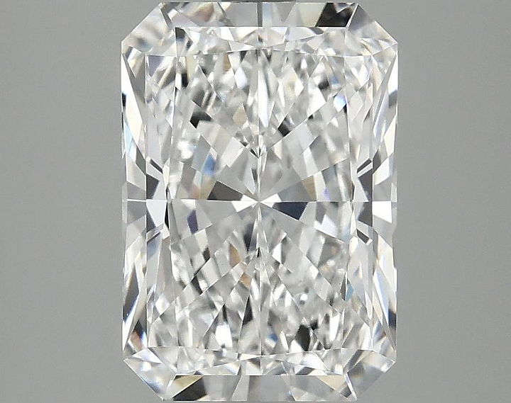 3.1 Carat Radiant Shaped Ideal Cut VVS2 IGI Certified Lab Grown Diamond