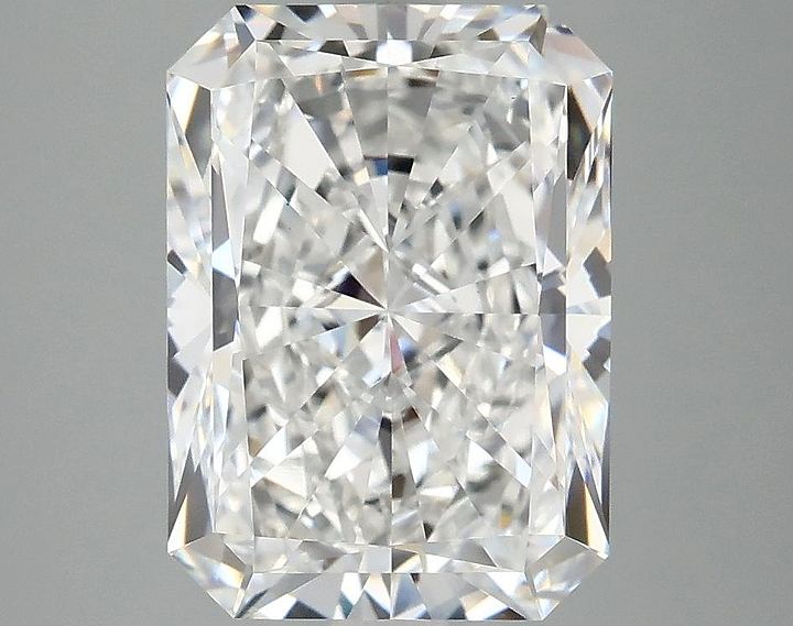 3.96 Carat Radiant Shaped Excellent Cut VS1 IGI Certified Lab Grown Diamond