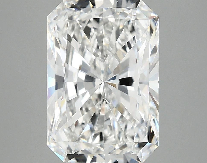 3.99 Carat Radiant Shaped Ideal Cut VVS2 IGI Certified Lab Grown Diamond
