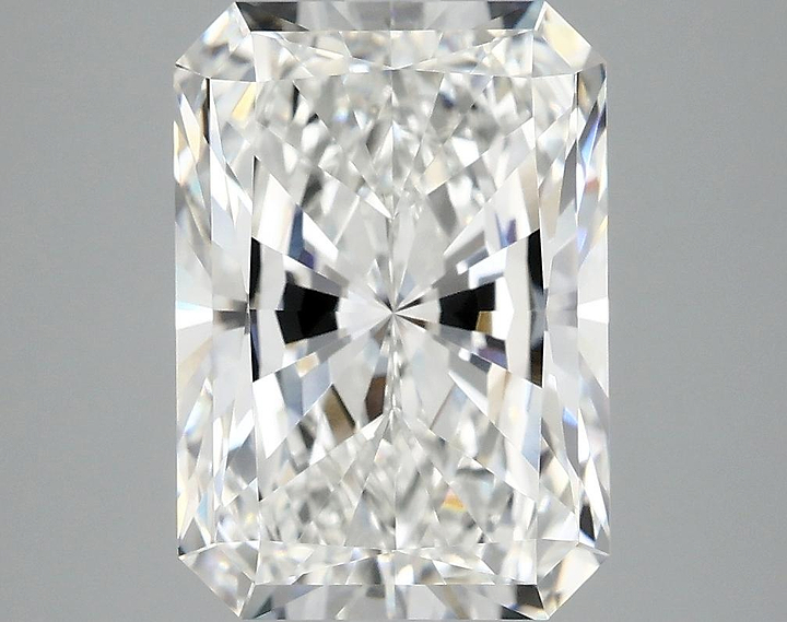 4.4 Carat Radiant Shaped Ideal Cut VVS2 IGI Certified Lab Grown Diamond