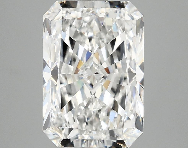 3.7 Carat Radiant Shaped Ideal Cut VVS2 IGI Certified Lab Grown Diamond