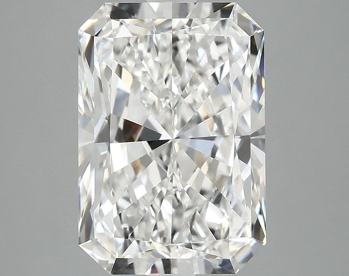 4.1 Carat Radiant Shaped Ideal Cut VVS2 IGI Certified Lab Grown Diamond