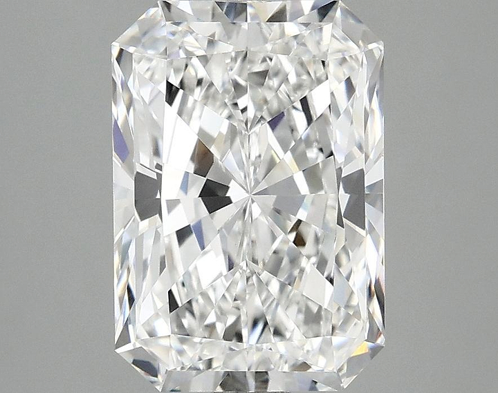 3.03 Carat Radiant Shaped Ideal Cut VVS2 IGI Certified Lab Grown Diamond