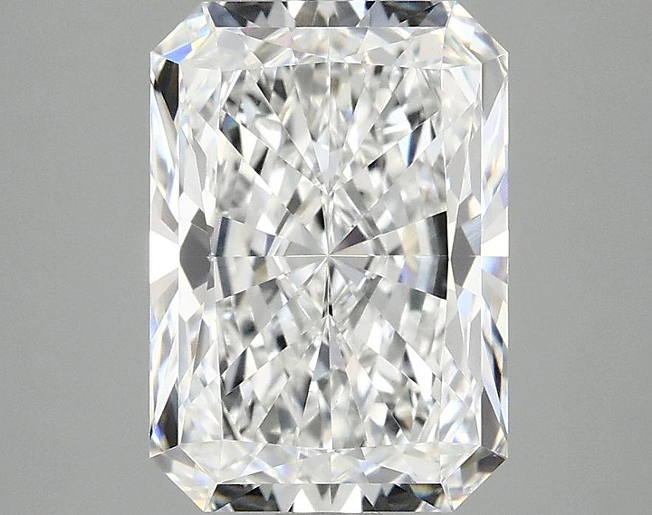 3.1 Carat Radiant Shaped Ideal Cut VVS2 IGI Certified Lab Grown Diamond