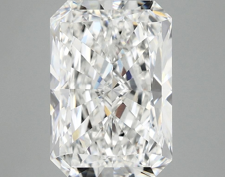 3.91 Carat Radiant Shaped Ideal Cut VVS2 IGI Certified Lab Grown Diamond