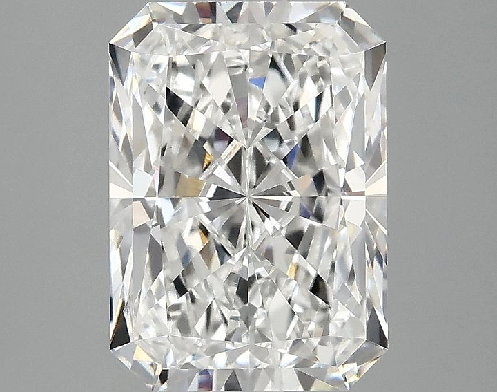 3.07 Carat Radiant Shaped Ideal Cut VVS2 IGI Certified Lab Grown Diamond