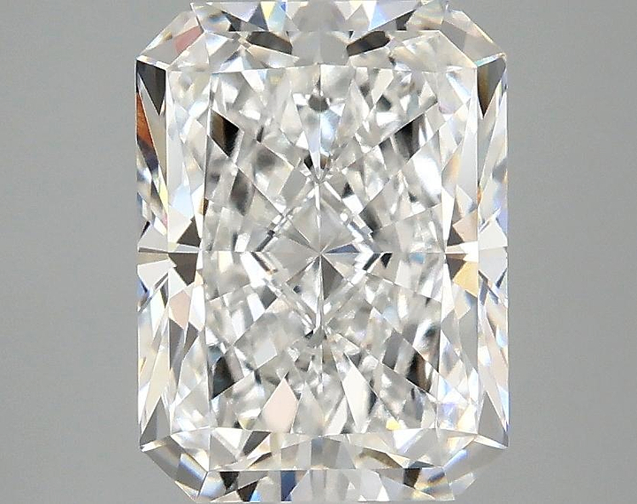 2.99 Carat Radiant Shaped Excellent Cut VVS2 IGI Certified Lab Grown Diamond