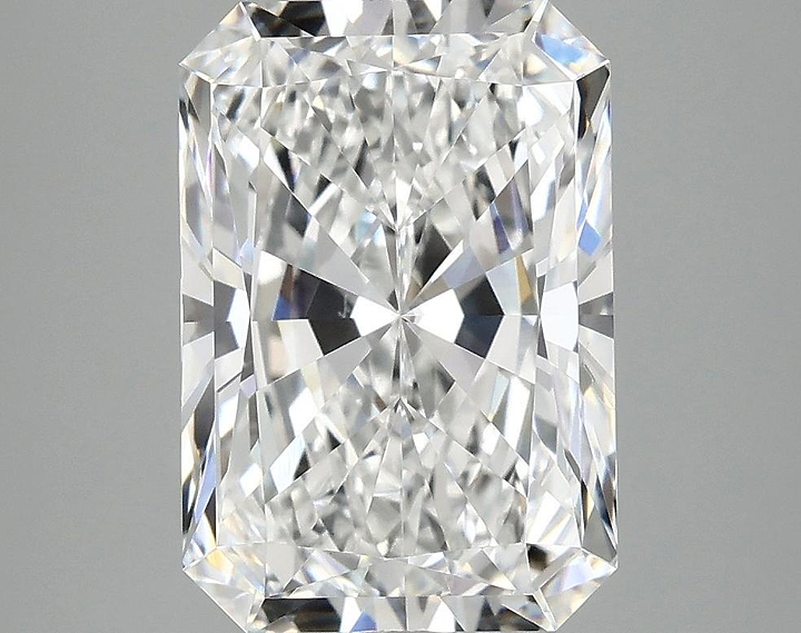 4.19 Carat Radiant Shaped Ideal Cut VVS2 IGI Certified Lab Grown Diamond