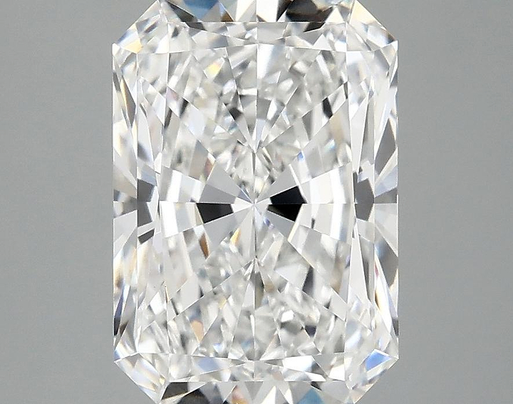 3.09 Carat Radiant Shaped Ideal Cut VVS2 IGI Certified Lab Grown Diamond