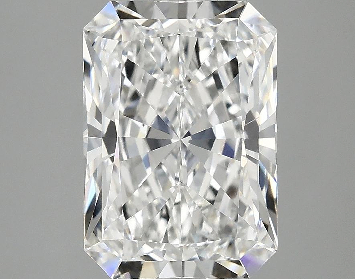 3.1 Carat Radiant Shaped Ideal Cut VVS2 IGI Certified Lab Grown Diamond