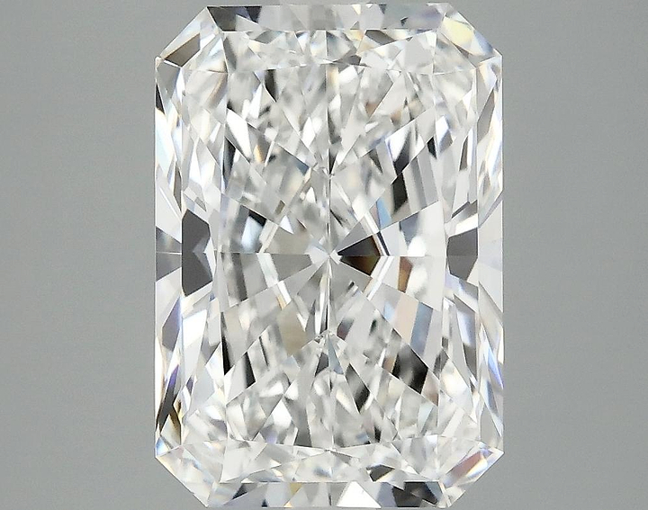 4.14 Carat Radiant Shaped Ideal Cut VVS2 IGI Certified Lab Grown Diamond