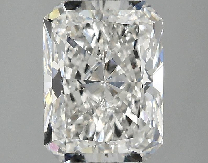 2.47 Carat Radiant Shaped Excellent Cut VVS2 IGI Certified Lab Grown Diamond