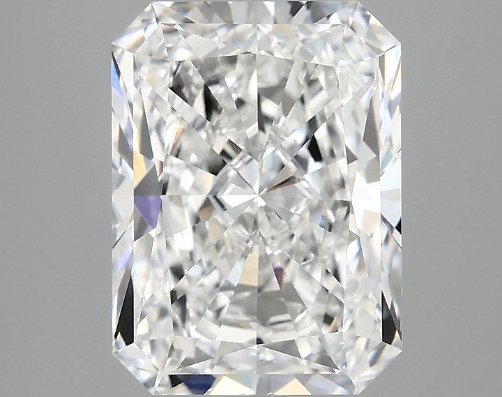 3.85 Carat Radiant Shaped Excellent Cut VVS2 IGI Certified Lab Grown Diamond