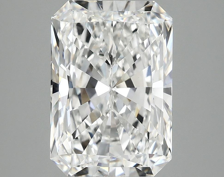 3.93 Carat Radiant Shaped Ideal Cut VVS2 IGI Certified Lab Grown Diamond