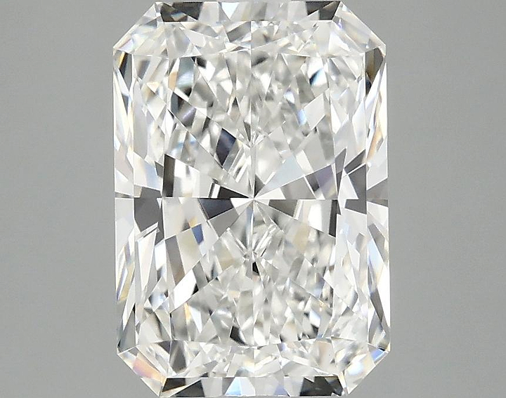 2.81 Carat Radiant Shaped Ideal Cut VVS2 IGI Certified Lab Grown Diamond