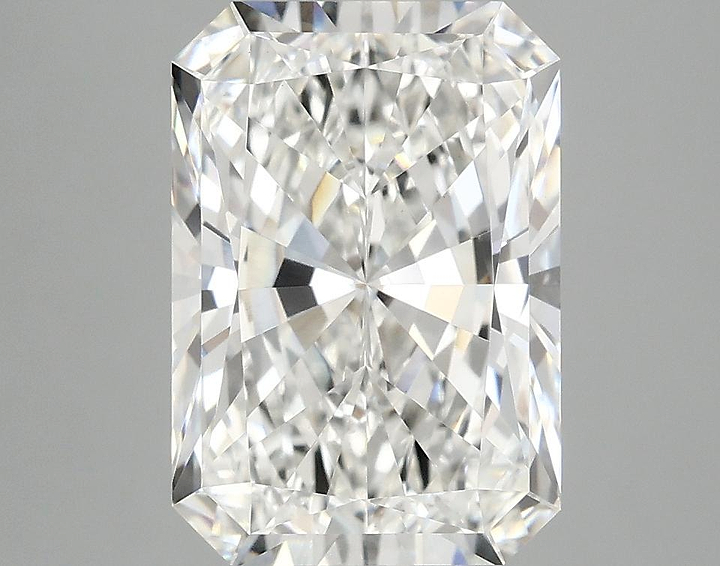 3.91 Carat Radiant Shaped Ideal Cut VVS2 IGI Certified Lab Grown Diamond