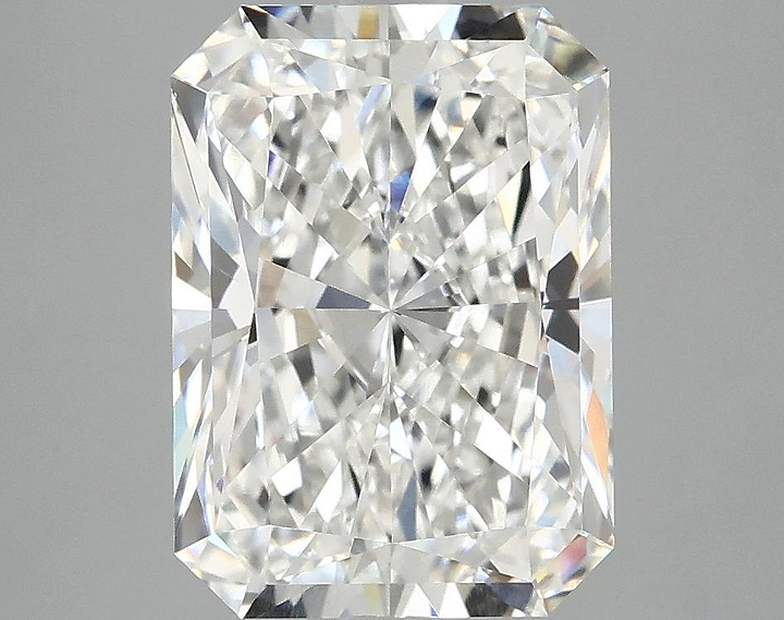4.15 Carat Radiant Shaped Ideal Cut VVS2 IGI Certified Lab Grown Diamond