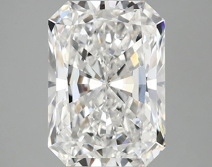 3.09 Carat Radiant Shaped Ideal Cut VVS2 IGI Certified Lab Grown Diamond