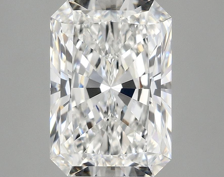 3.08 Carat Radiant Shaped Ideal Cut VVS2 IGI Certified Lab Grown Diamond