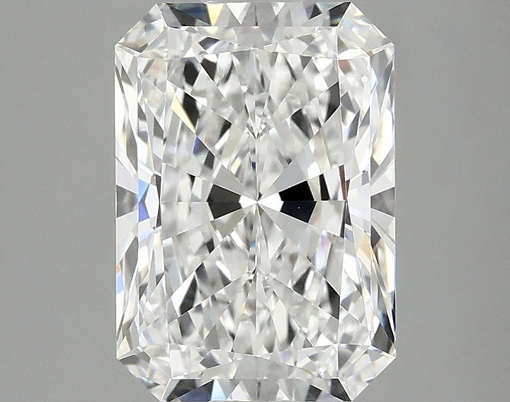 3.1 Carat Radiant Shaped Ideal Cut VVS2 IGI Certified Lab Grown Diamond
