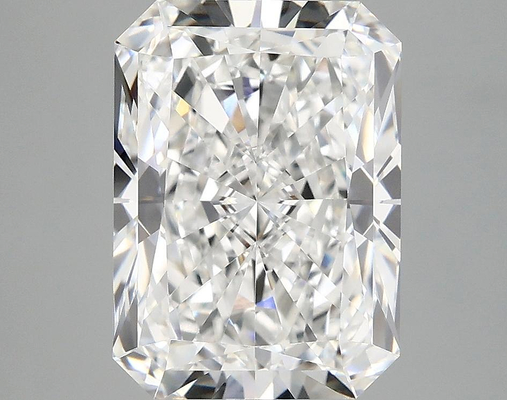 4.04 Carat Radiant Shaped Excellent Cut VVS2 IGI Certified Lab Grown Diamond