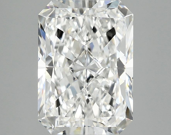 3.09 Carat Radiant Shaped Ideal Cut VVS2 IGI Certified Lab Grown Diamond