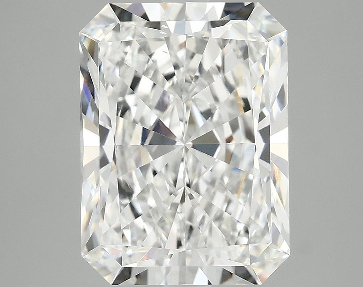 4.76 Carat Radiant Shaped Excellent Cut VS2 IGI Certified Lab Grown Diamond