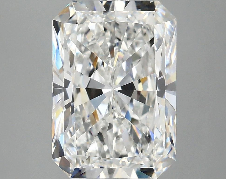 4.05 Carat Radiant Shaped Ideal Cut VVS2 IGI Certified Lab Grown Diamond