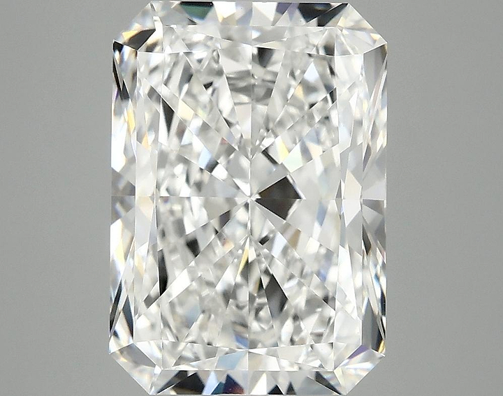 4.47 Carat Radiant Shaped Ideal Cut VVS2 IGI Certified Lab Grown Diamond