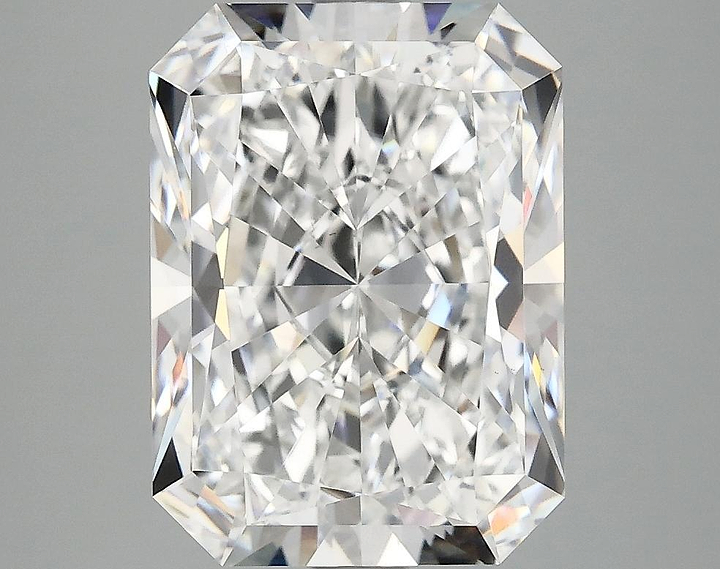 4.62 Carat Radiant Shaped Excellent Cut VS1 IGI Certified Lab Grown Diamond