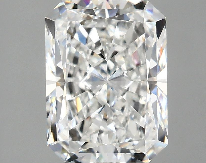 3.01 Carat Radiant Shaped Excellent Cut VS1 IGI Certified Lab Grown Diamond