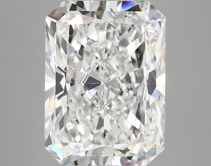 4.97 Carat Radiant Shaped Excellent Cut VVS2 IGI Certified Lab Grown Diamond