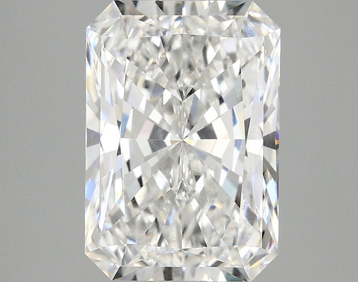 3.02 Carat Radiant Shaped Ideal Cut VVS2 IGI Certified Lab Grown Diamond