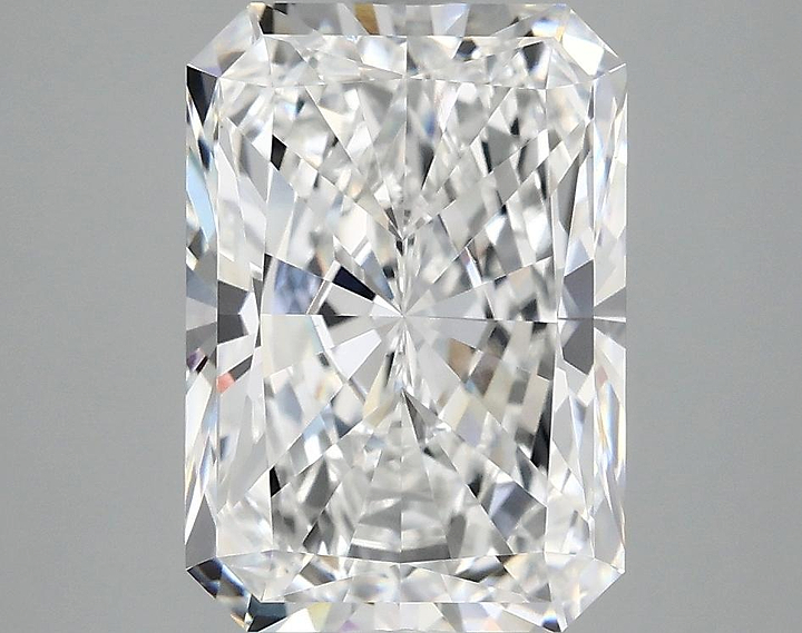 3.94 Carat Radiant Shaped Ideal Cut VVS2 IGI Certified Lab Grown Diamond