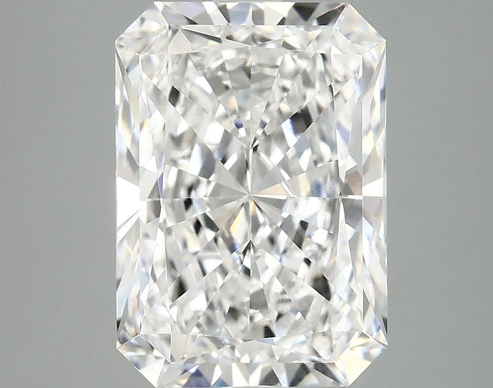 4.19 Carat Radiant Shaped Ideal Cut VVS2 IGI Certified Lab Grown Diamond