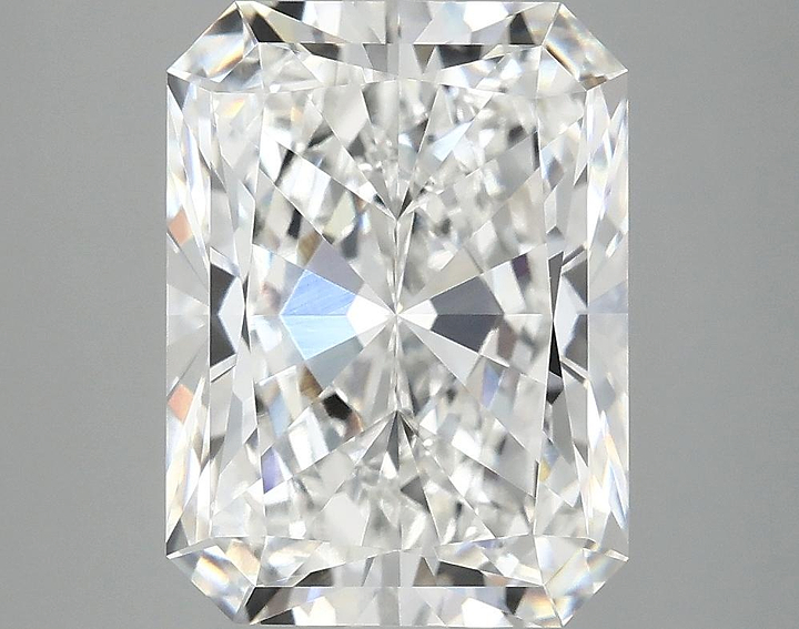 4.99 Carat Radiant Shaped Excellent Cut VVS2 IGI Certified Lab Grown Diamond