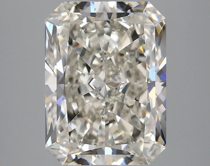 4.03 Carat Radiant Shaped Excellent Cut VVS2 IGI Certified Lab Grown Diamond