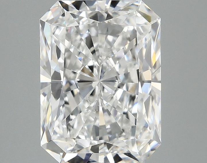 3.07 Carat Radiant Shaped Excellent Cut VVS2 IGI Certified Lab Grown Diamond