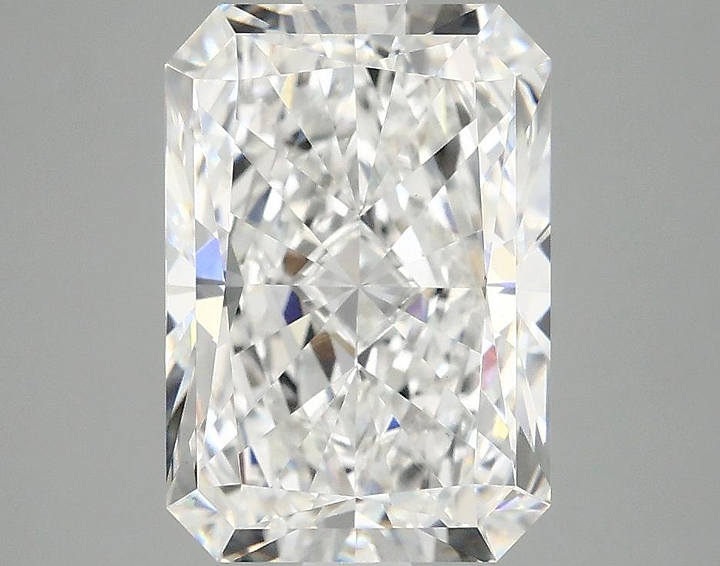 3.87 Carat Radiant Shaped Ideal Cut VVS2 IGI Certified Lab Grown Diamond